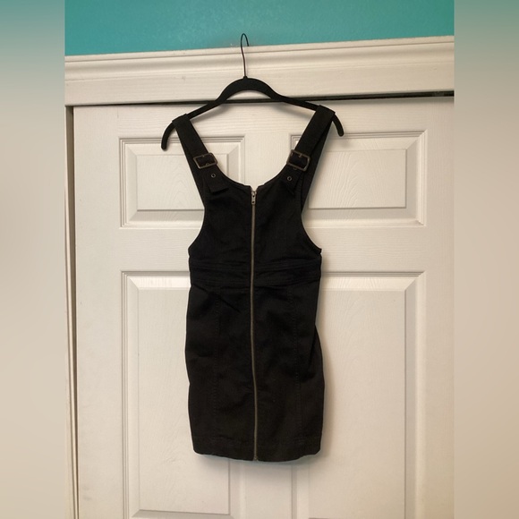 💥PRICE DROP💥 Denim Mini Overall Dress - Picture 2 of 7